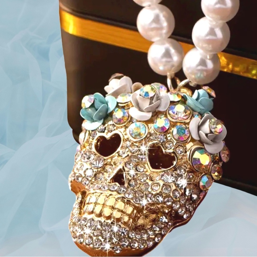 Bejeweled Skull Pearl Necklace 24” Blue Rose Iridescent Rhinestones 3” Extension - Picture 2 of 4